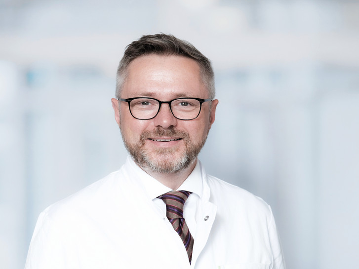 Priv.-Doz. Dr. med. Michael Rosenkranz Ärztlicher Direktor, Chefarzt Neurologie und Neurologische Frührehabilitation - Albertinen Krankenhaus Hamburg Priv.-Doz. Dr. med. Michael Rosenkranz Ärztlicher Direktor, Chefarzt Neurologie und Neurologische Frührehabilitation - Albertinen Krankenhaus Hamburg