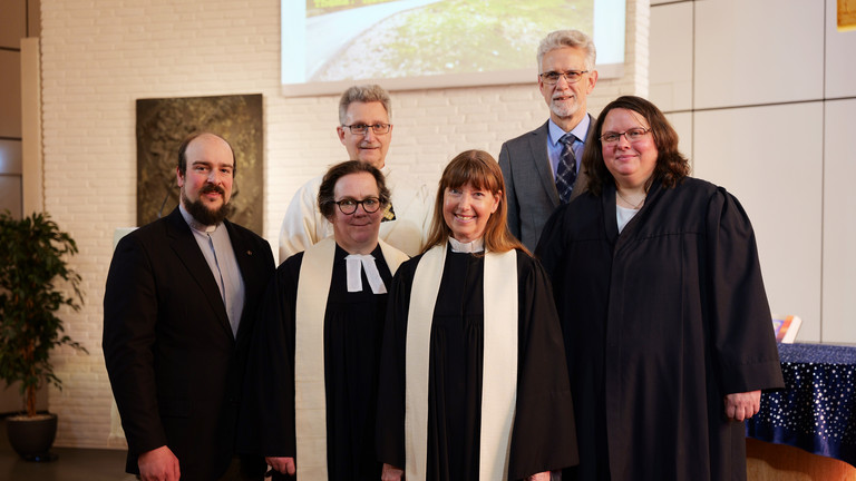 Haben den ökumenischen Gedenkgottesdienst gemeinsam gestaltet: Pastor Fritz Rohde, Pastorin Annkatrin Kolbe, Diakon Stephan Klinkhamels, Pastorin Anke Zorn, Pastor Manfred Ewaldt, Pastorin Karin Pusch (von links) 