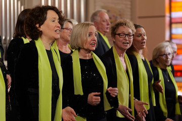 Mitarbeitenden-Gospelchor der Immanuel Albertinen Diakonie singt bei der Weihnachtsfeier in der Kirche des Albertinen Krankenhauses Mitarbeitenden-Gospelchor der Immanuel Albertinen Diakonie singt bei der Weihnachtsfeier in der Kirche des Albertinen Krankenhauses