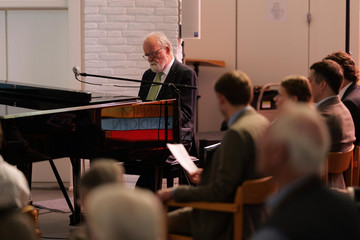 Musikalische Begleitung des Festgottesdienstes durch Dr. Stefan Stiegler am Flügel beim Albertinen-Jahresfest 2026.