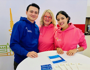 Mitarbeitende des Albertinen Krankenhauses am Messestand beim Springer Gesundheitspflege-Kongress 2025 Mitarbeitende des Albertinen Krankenhauses am Messestand beim Springer Gesundheitspflege-Kongress 2025